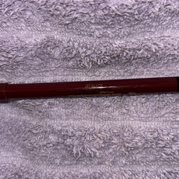 WANDER beauty— Skyliner Automatic Gel Eyeliner in the color Jet Black - Picture 2 of 2